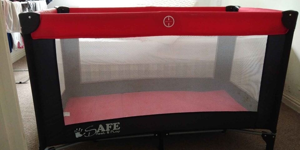 isafe rest and play travel cot with mattress